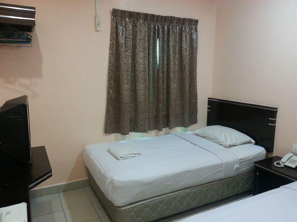 Hotel Tourist City Centre By Hotspot Essential Kota Kinabalu Exterior foto