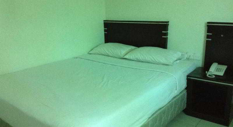 Hotel Tourist City Centre By Hotspot Essential Kota Kinabalu Exterior foto